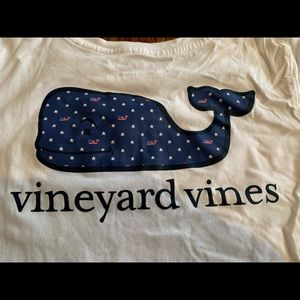 Special American flag vineyard vines T-shirt